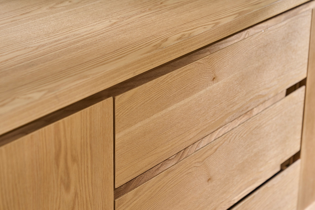Buffet scandinave en bois clair fr�ne 2 portes 3 tiroirs L180 cm FIFTIES