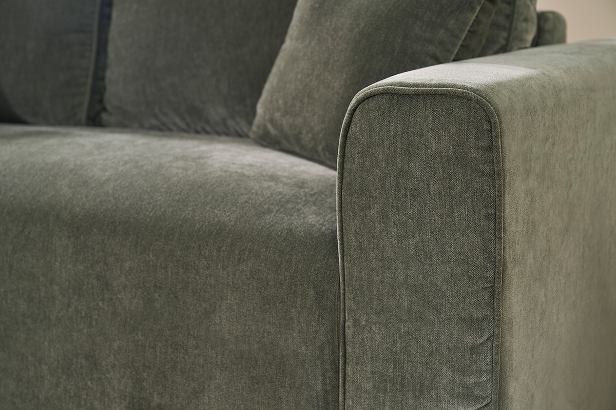 Canap� 3 places en tissu effet velours vert kaki, vue de c�t�.