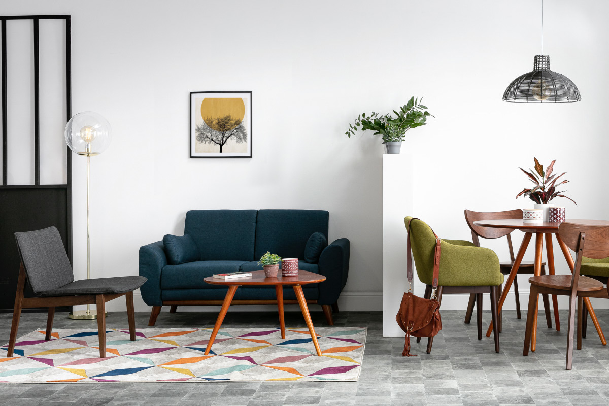 Canap� scandinave 2 places en tissu gris clair et bois clair EKTOR