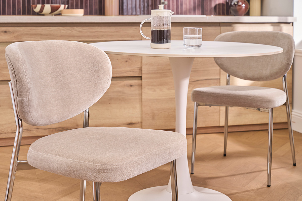 Chaises en tissu effet velours taupe et m�tal chrom� (lot de 2) BREKA