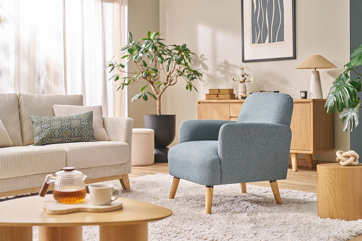 Fauteuil scandinave en tissu vert de gris et bois clair ISKO