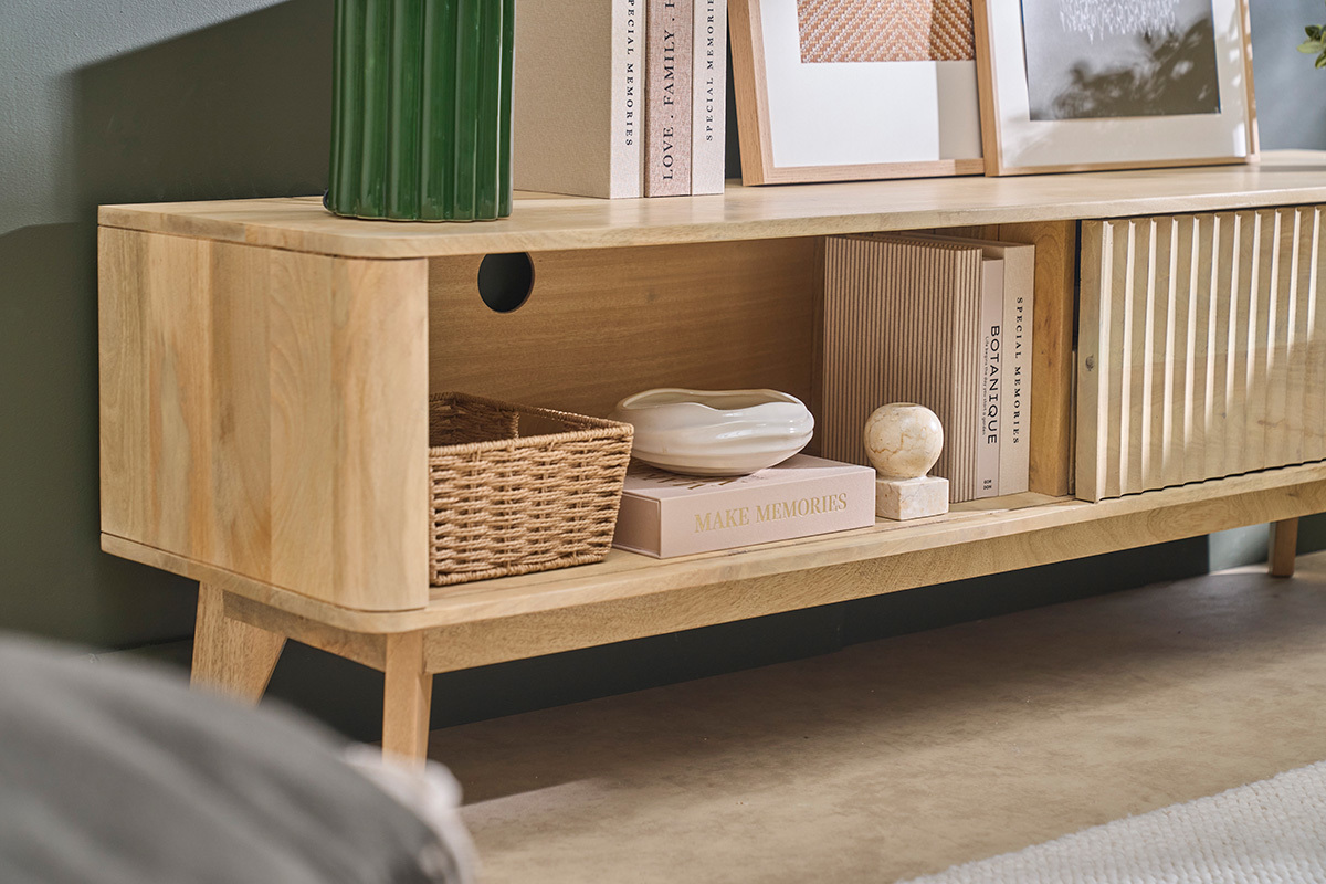 Meuble TV en bois clair manguier massif avec porte coulissante L160 cm ALDA