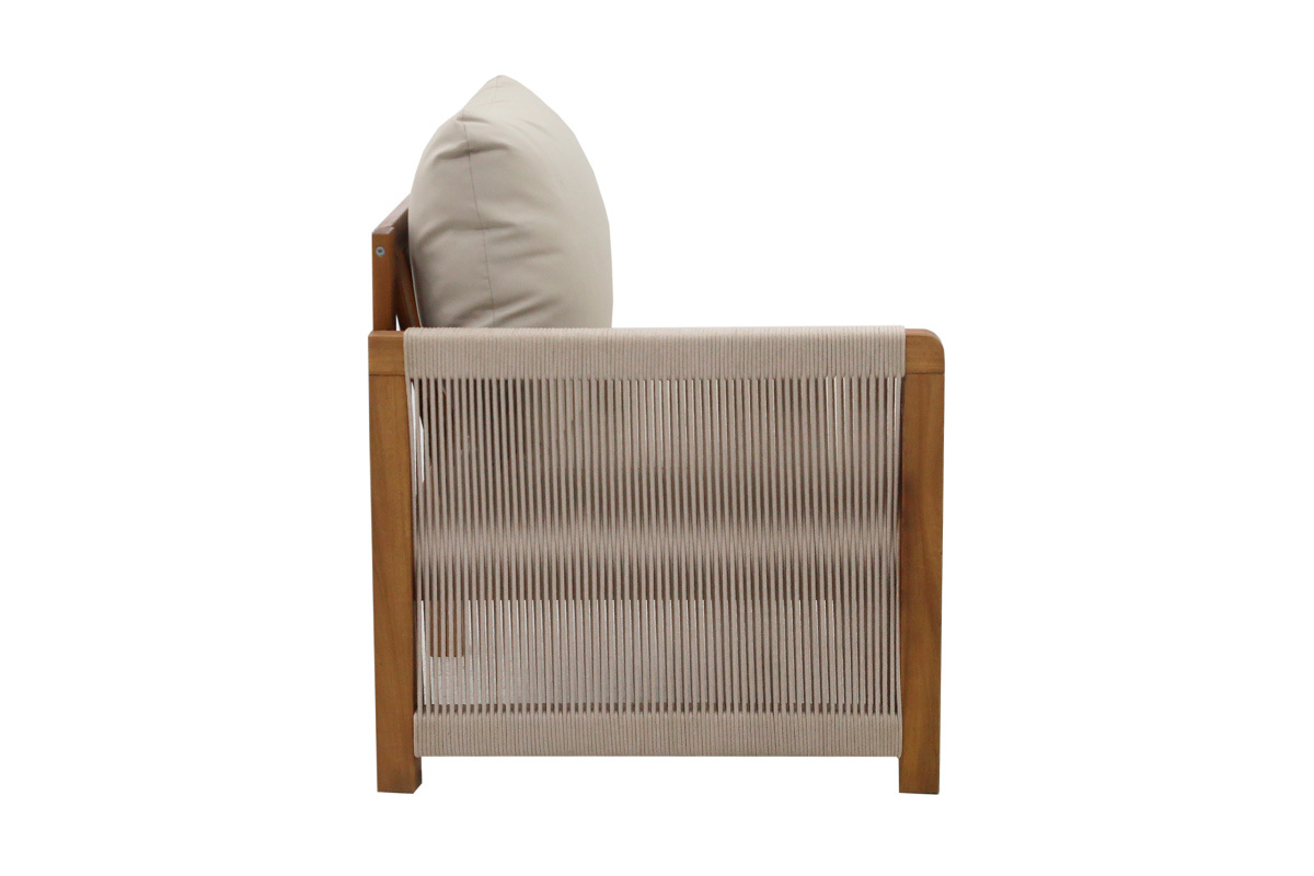 Salon de jardin 3-4 places en bois massif, 2 sets de housse (taupe ou �cru) et accoudoirs tress�s ALOHA