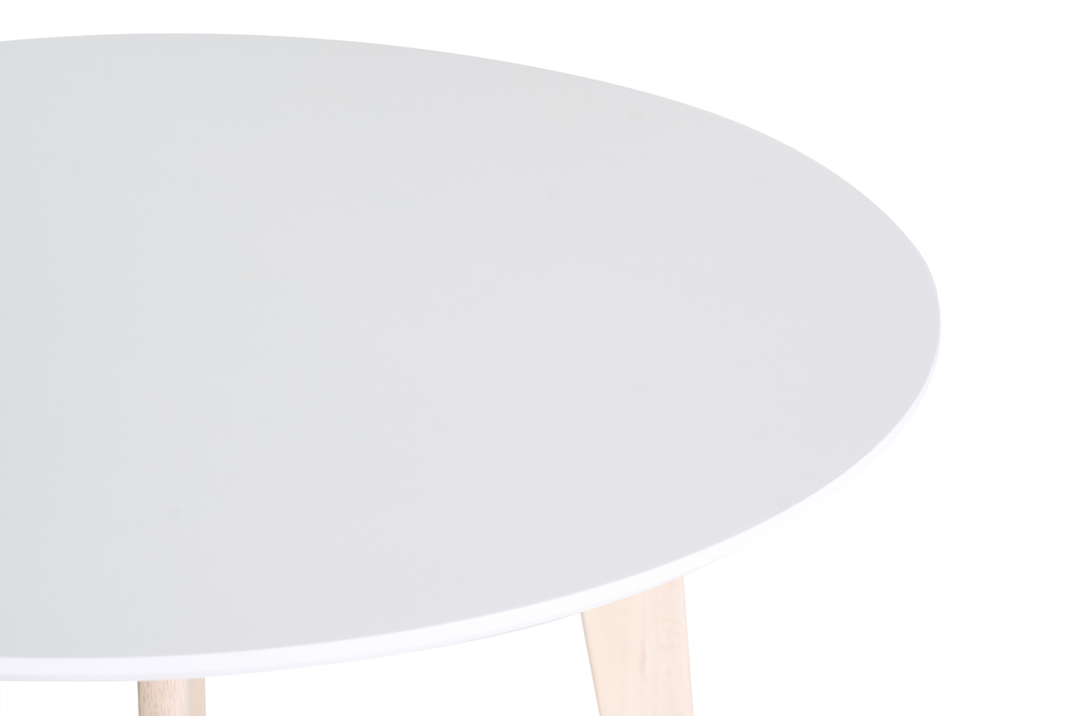 Vue en hauteur de la table scandinave ronde LEENA, plateau blanc avec pieds en bois