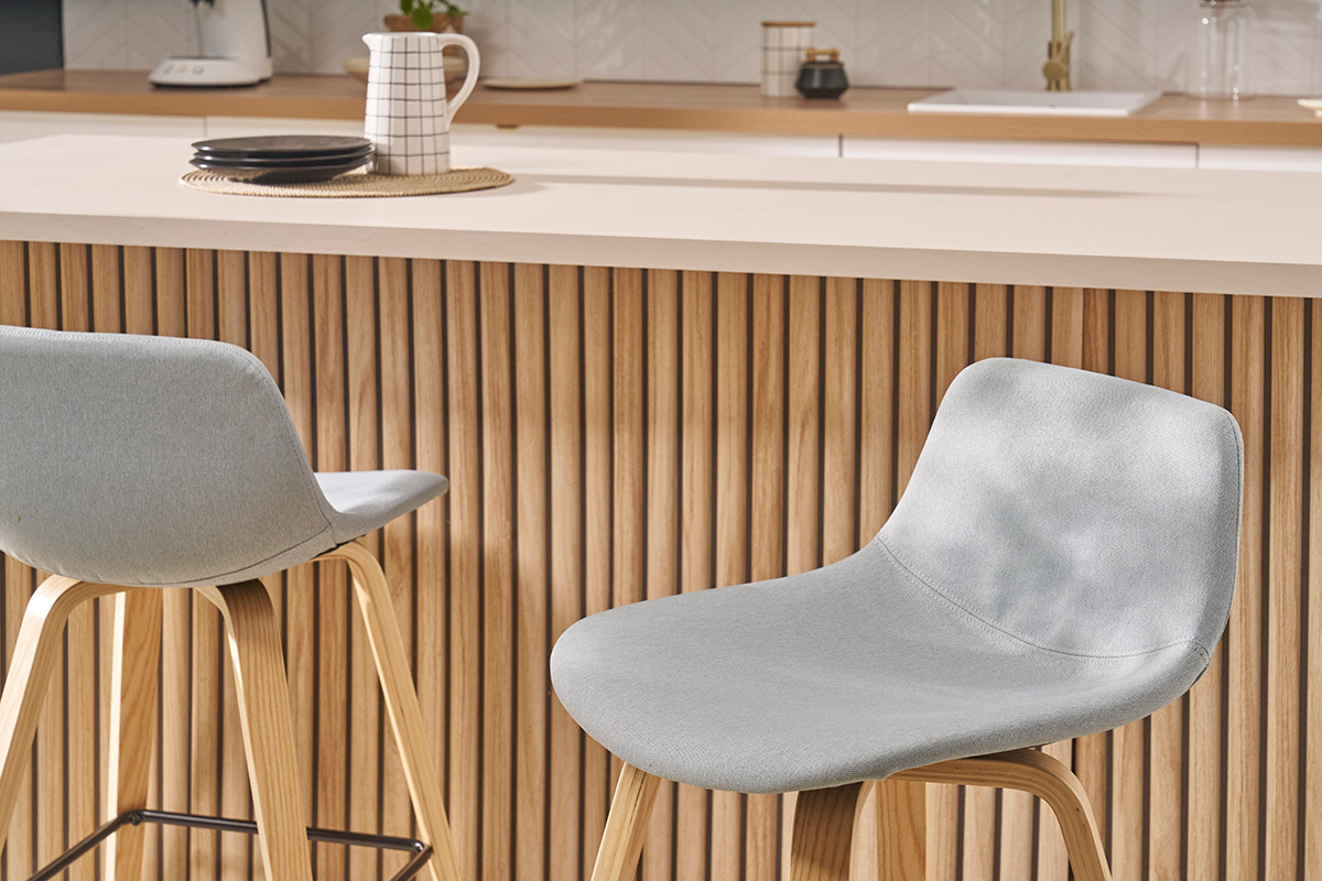 Tabourets de bar scandinaves gris clair et bois H65 cm (lot de 2) NONIE